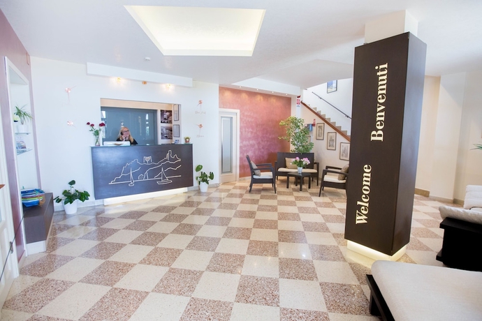 Imagen de los interiores del Hotel Al Pescatore, Cefalu. Foto 17