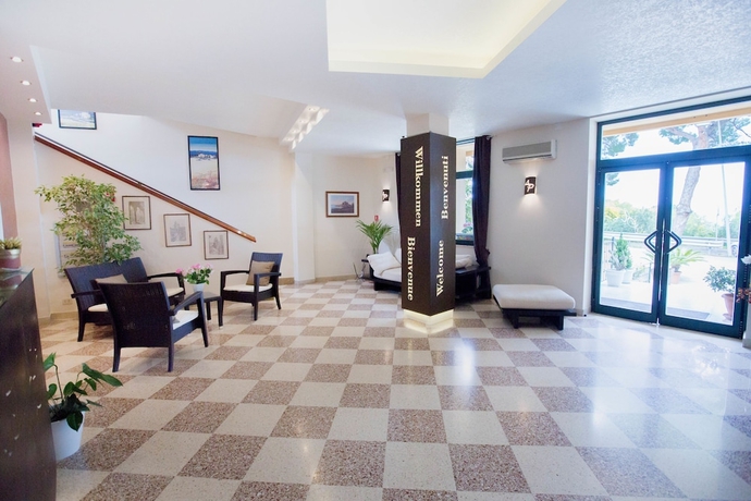 Imagen de los interiores del Hotel Al Pescatore, Cefalu. Foto 18