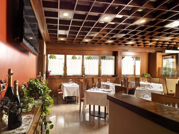 Imagen del bar/restaurante del Hotel Al Pino Verde. Foto 3