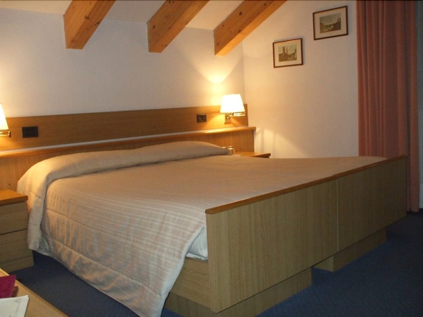 Imagen de la habitación del Hotel Al Polo. Foto 11