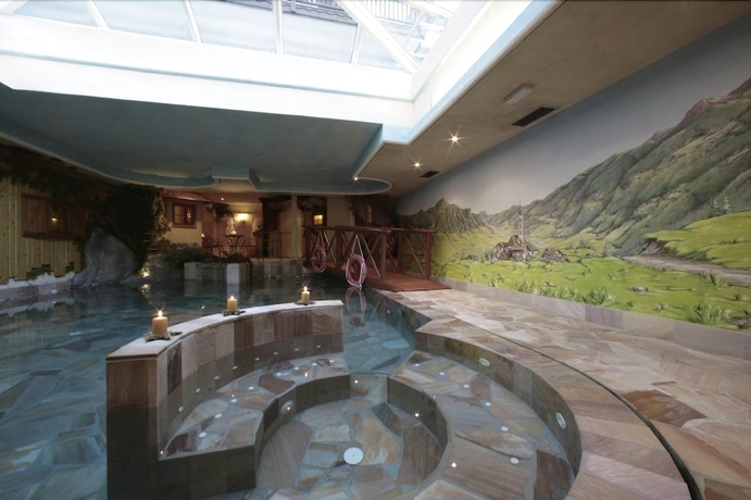 Imagen de la piscina del Hotel Al Polo. Foto 17