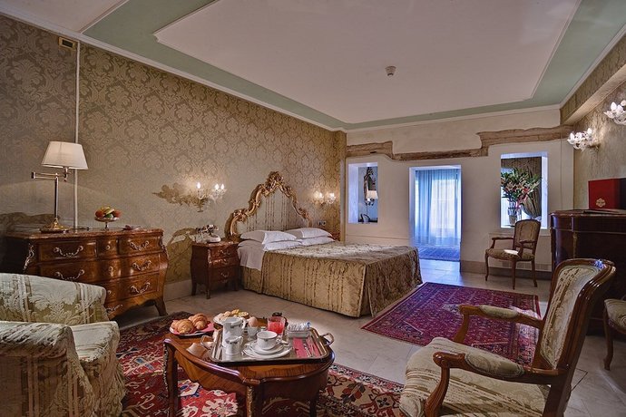 Imagen de la habitación del Hotel Al Ponte Antico. Foto 9