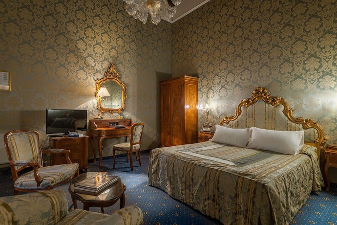 Imagen de la habitación del Hotel Al Ponte Antico. Foto 18