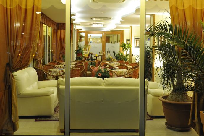 Imagen de los interiores del Hotel Al Prater. Foto 13