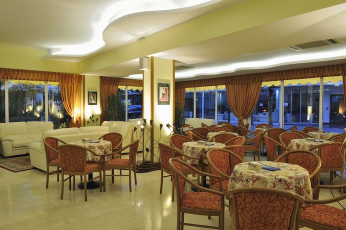 Imagen de los interiores del Hotel Al Prater. Foto 14
