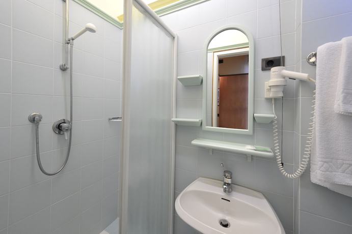 Imagen de la habitación del Hotel Al Prater. Foto 9
