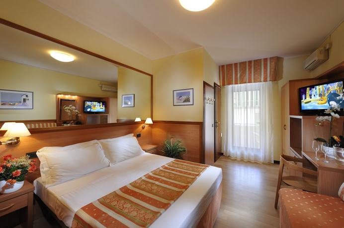 Imagen de la habitación del Hotel Al Prater. Foto 10