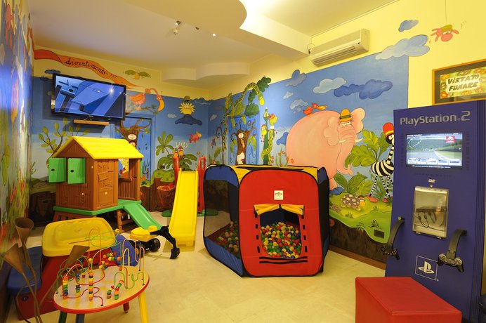 Imagen de los interiores del Hotel Al Prater. Foto 16