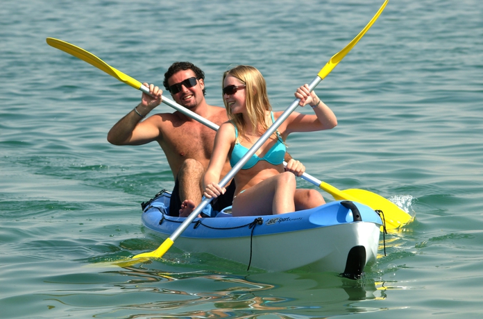 Imagen de los exteriores del Hotel Al Raha Beach Resort and Spa. Foto 11