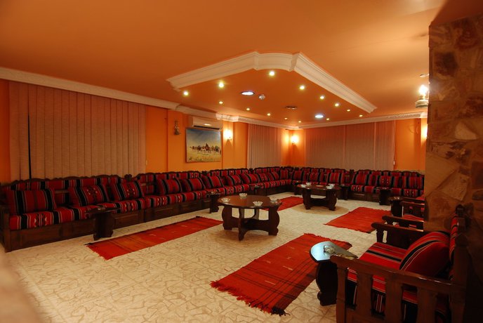 Imagen del bar/restaurante del Hotel Al Rashid. Foto 3