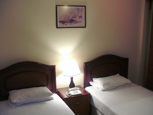Imagen de la habitación del Hotel Al Rashid. Foto 6