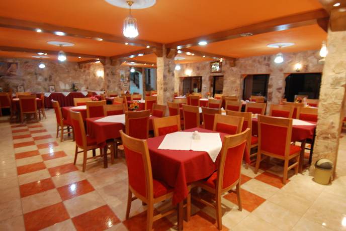 Imagen del bar/restaurante del Hotel Al Rashid. Foto 4