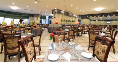 Imagen del bar/restaurante del Hotel Al Safwah Royale Orchid. Foto 4