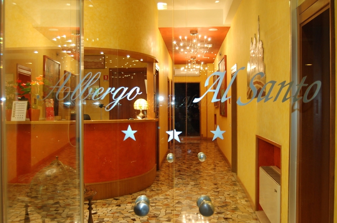 Imagen de los interiores del Hotel Al Santo. Foto 13