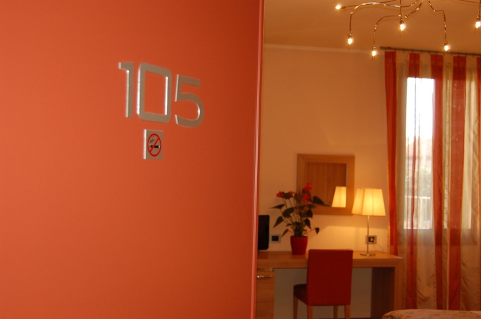 Imagen de la habitación del Hotel Al Santo. Foto 10