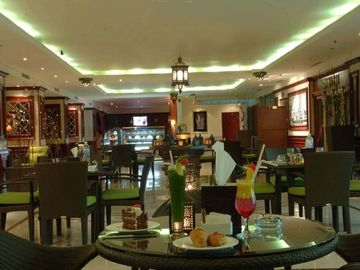 Imagen del bar/restaurante del Hotel Al Shohada. Foto 9