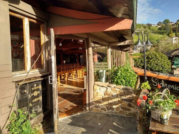 Imagen de los exteriores del Hotel Al Sol Del Narcea. Foto 12