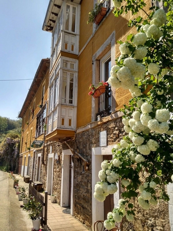 Imagen de los exteriores del Hotel Al Sol Del Narcea. Foto 14