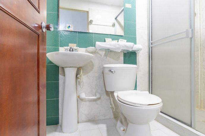 Imagen de la habitación del Hotel Al Super. Foto 15