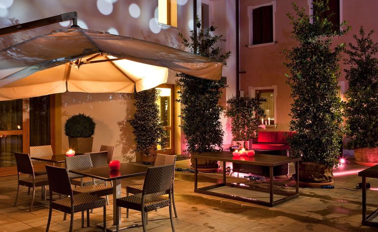 Imagen del bar/restaurante del Hotel Al Tezzon. Foto 3