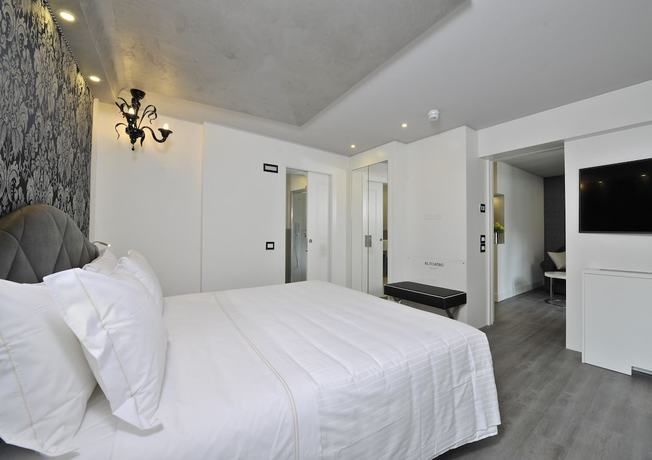 Imagen de la habitación del Hotel Al Theatro Palace. Foto 13