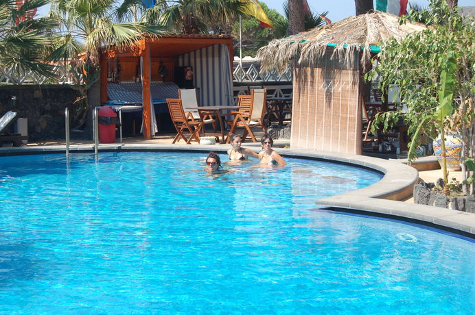 Imagen de la piscina del Hotel Al Togo. Foto 15