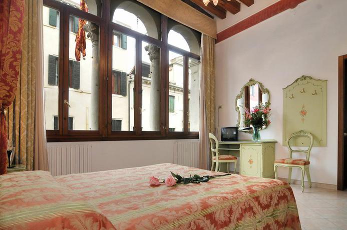 Imagen de la habitación del Hotel Al Vagon. Foto 12