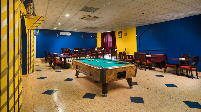 Imagen del bar/restaurante del Hotel Al Wadi Sohar. Foto 3