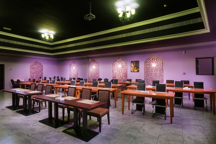 Imagen del bar/restaurante del Hotel Al Wadi Sohar. Foto 4