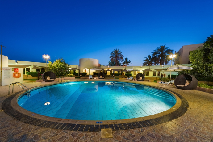 Imagen de la piscina del Hotel Al Wadi Sohar. Foto 16