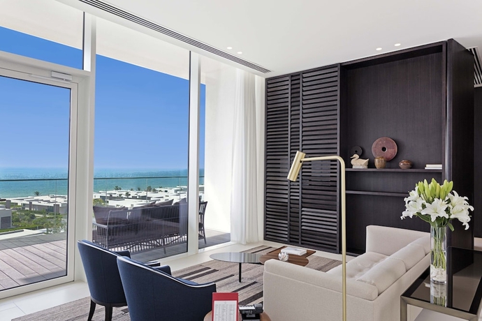 Imagen de la habitación del Hotel Al Zorah Beach Resort. Foto 2