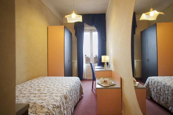 Imagen de la habitación del Hotel Ala D'oro. Foto 11