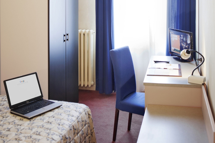 Imagen de la habitación del Hotel Ala D'oro. Foto 12