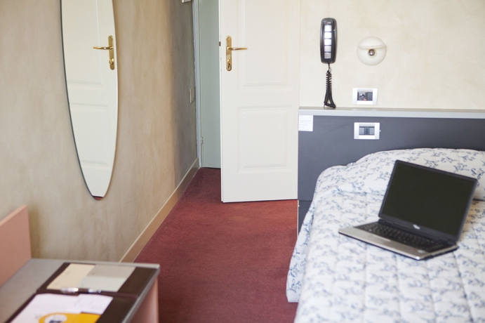 Imagen de la habitación del Hotel Ala D'oro. Foto 13