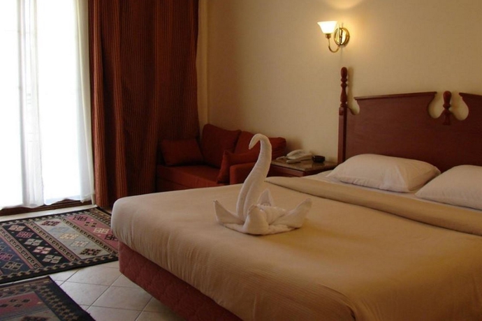 Imagen general del Hotel Aladdin Beach Resort. Foto 7