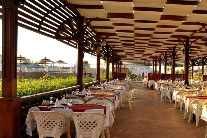 Imagen general del Hotel Aladdin Beach Resort. Foto 15