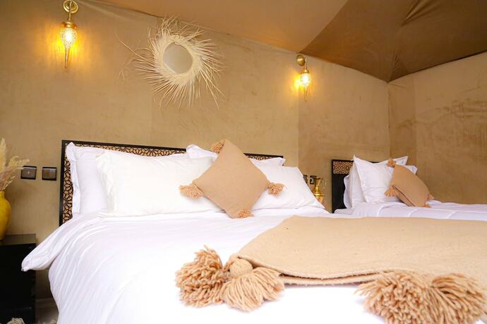 Imagen de la habitación del Hotel Aladdin Merzouga camp. Foto 11