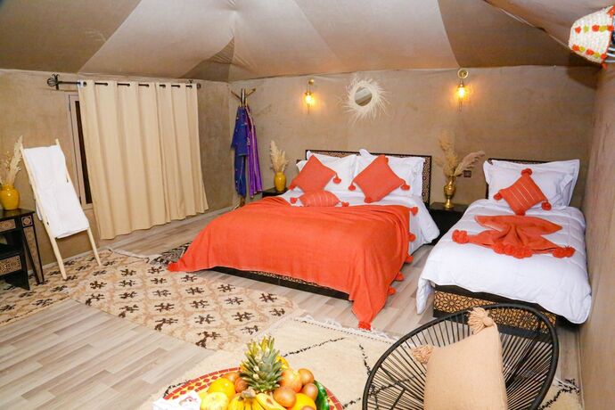 Imagen de la habitación del Hotel Aladdin Merzouga camp. Foto 17