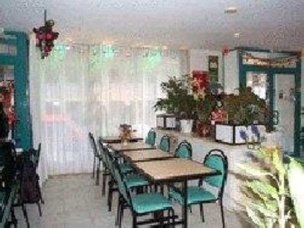 Imagen del bar/restaurante del Hotel Aladin. Foto 7