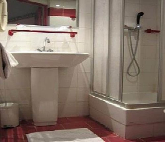 Imagen de la habitación del Hotel Aladin, Par&iacute;s. Foto 10