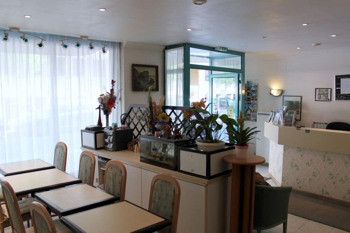 Imagen del bar/restaurante del Hotel Aladin, Par&iacute;s. Foto 6
