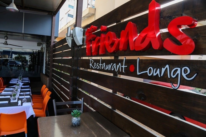 Imagen del bar/restaurante del Hotel Aladino. Foto 4