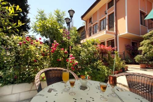 Imagen general del Hotel Alafrangite. Foto 3