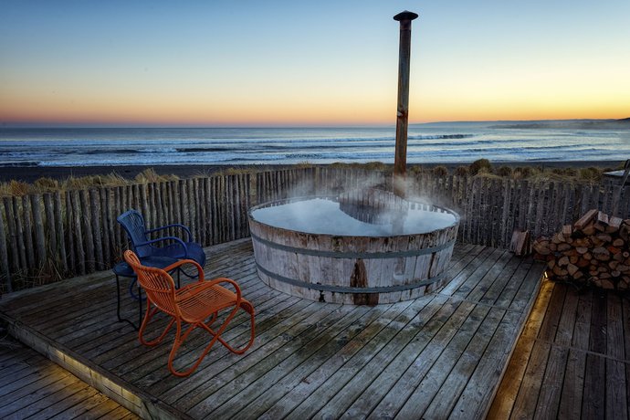 Imagen de la piscina del Hotel Alaia. Foto 19