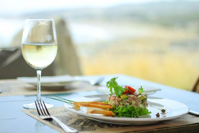 Imagen del bar/restaurante del Hotel Alaia. Foto 4