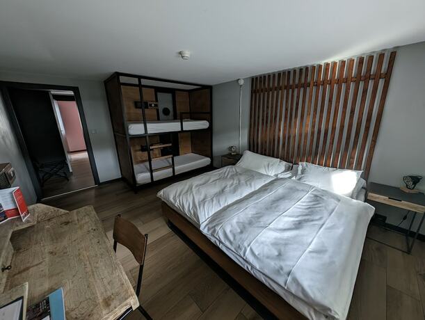 Imagen de la habitación del Hotel Alaia Lodge. Foto 15