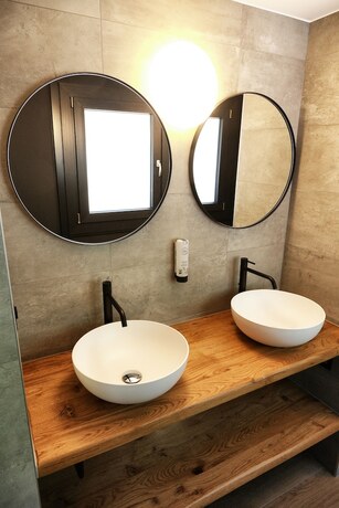 Imagen de la habitación del Hotel Alaia Lodge. Foto 19