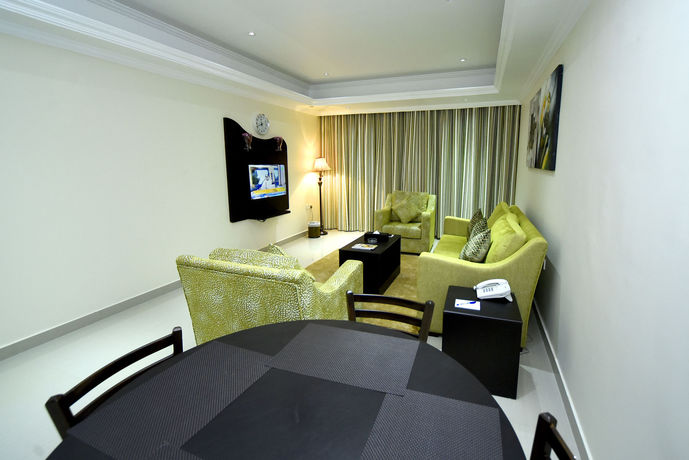 Imagen de la habitación del Hotel Alain Ajman. Foto 5