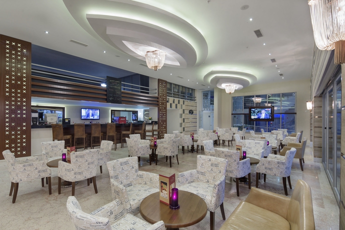 Imagen del bar/restaurante del Hotel Alaiye Kleopatra. Foto 6