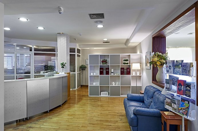 Imagen de los interiores del Hotel Alaiz. Foto 9